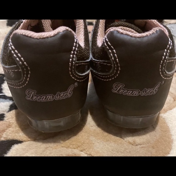 Girls Dream Seek Brown And Pink Sneakers -size 8 - Picture 2 of 2